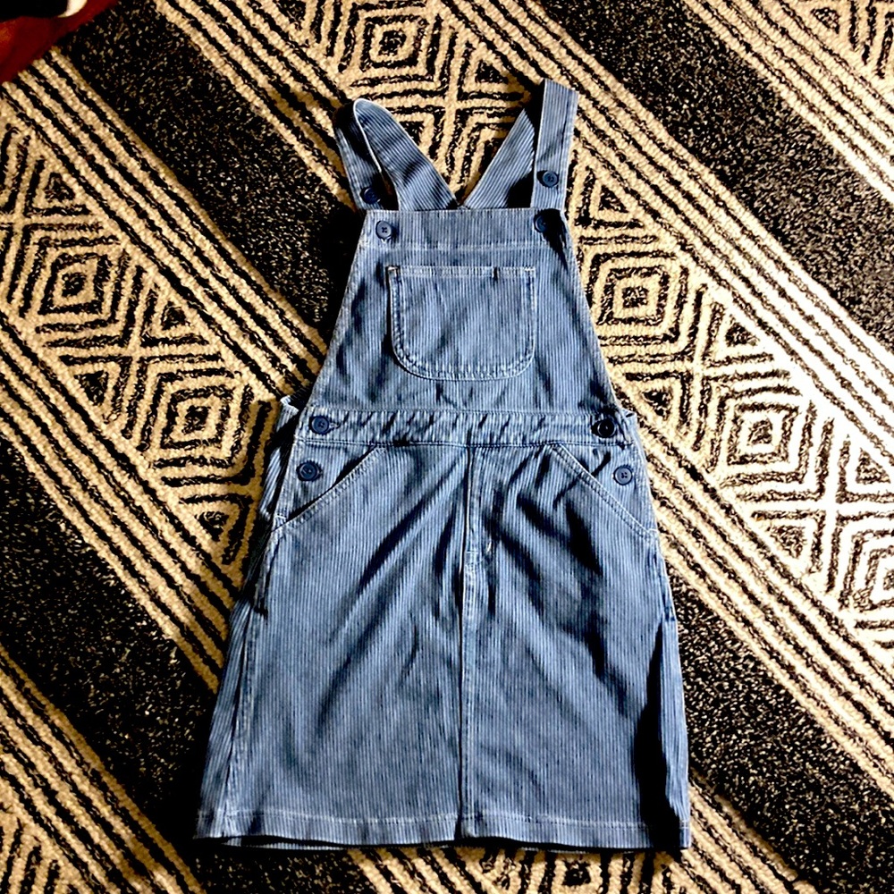 Striped denim overall dress. Very cute! Bit of stretch size 10-12